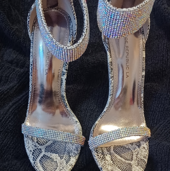 Rhinestone Snakeskin Sandals NWOT - Picture 3 of 5